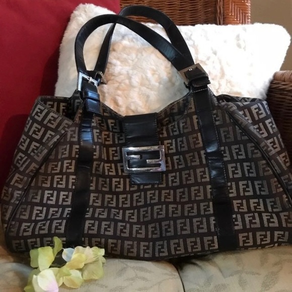 Fendi Handbags - 🌸🌟SALE🌟🌸AUTH FENDI ZUCCINO CANVAS BAG